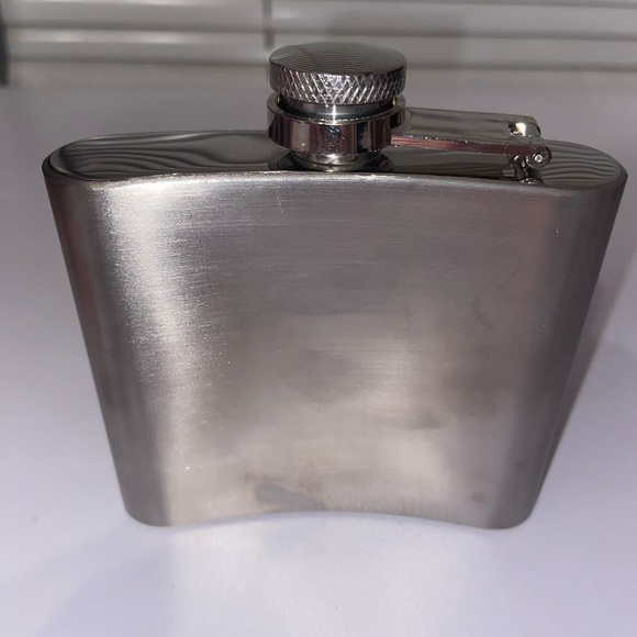 Tom Cruise Mission: Impossible: The Final Reckoning Stainless Steel Flask (5oz) - Picture 3 of 6